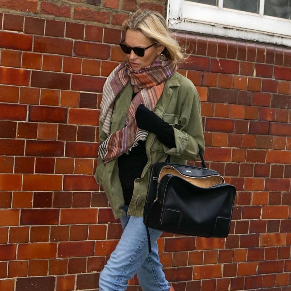  Wait, Did Kate Moss Just Bring Back the Jeans and Boots Outfit Formula I Thought We Left in 2015? 