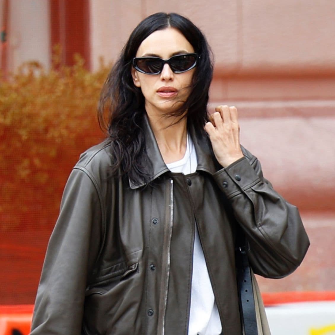  Fashion People Are Still Wearing White Sambas in 2026—Especially With These Two Easy Outfits 