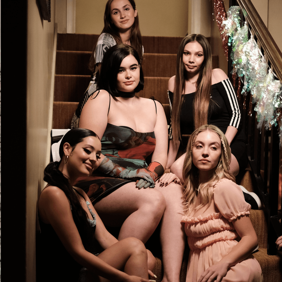  I'm Binge-Watching Euphoria, and I’ve Tracked Down Every Single One of the Show's Best Outfits  