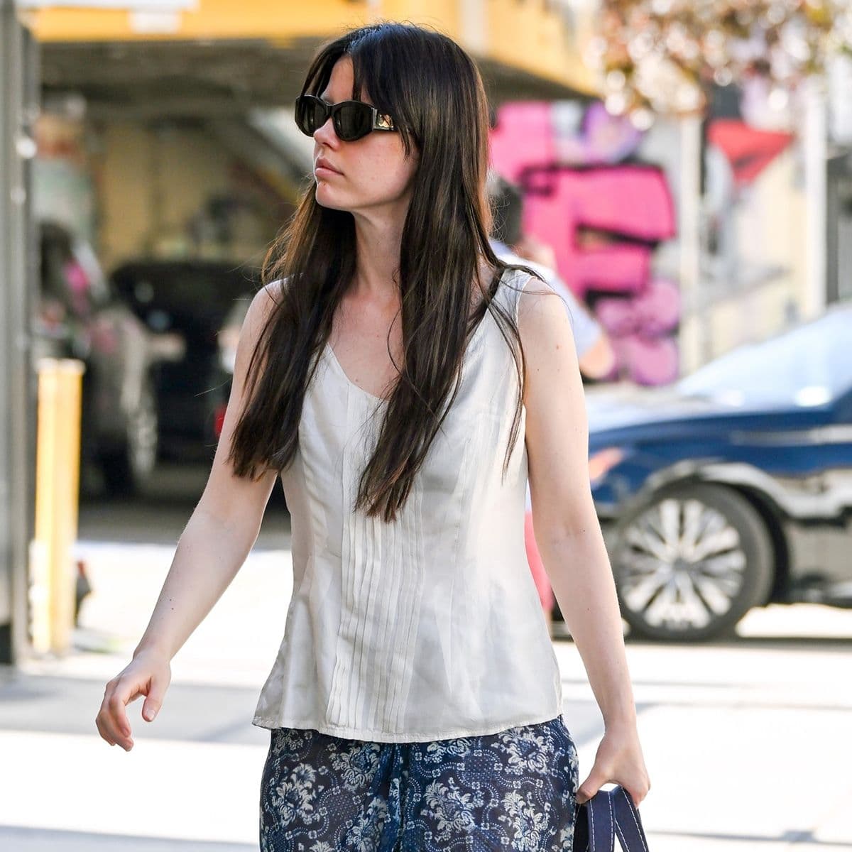 No, Not Ballet Flats—Chic Girls Are Wearing This Spring 2026 Shoe Trend With Pretty Skirts Instead