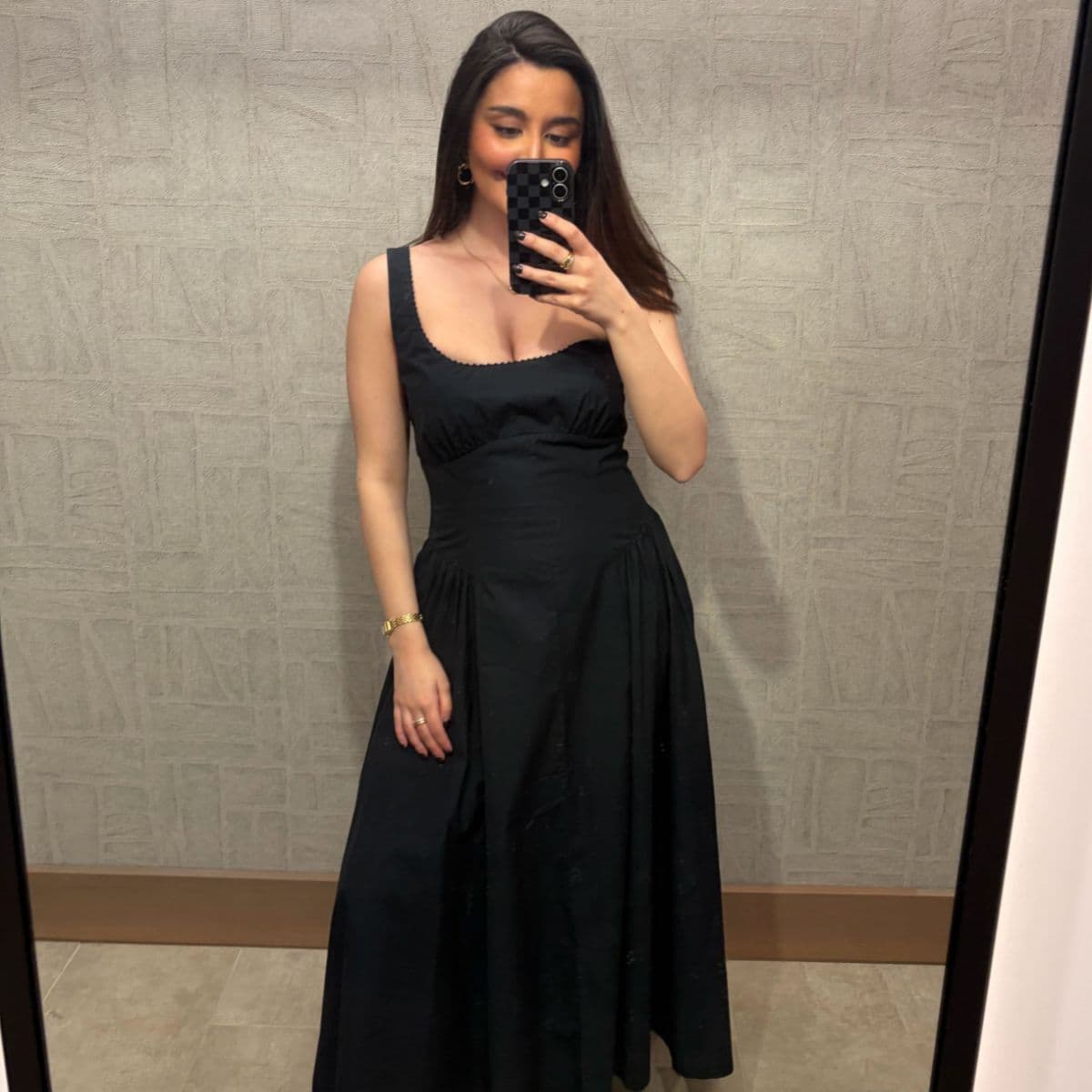 I Tried On Abercrombie’s Elegant, Highly Minimalist Summer Dresses—These 3 Passed My High Standards